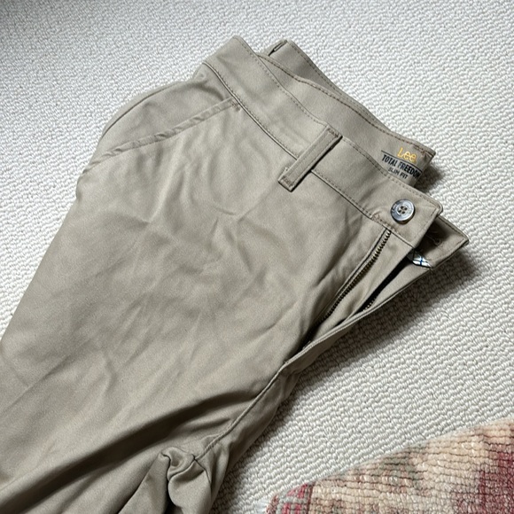 Men’s Khaki pants - Picture 2 of 6